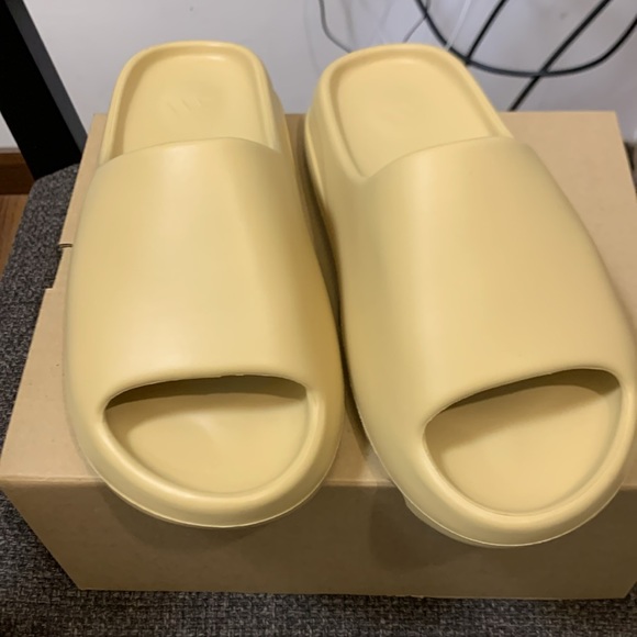 Adidas Yeezy Slide Desert Sand